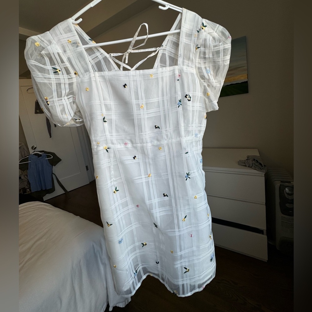 Petite Studio Dress - floral organza, pleated sheer puffy sleeves, worn once!